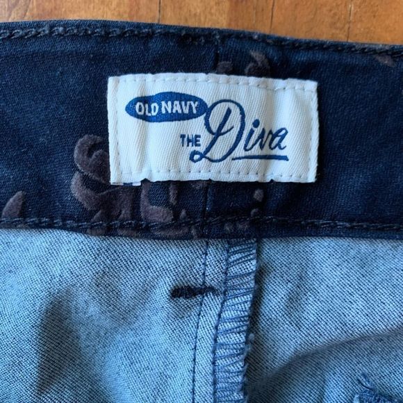 Old Navy THE DIVA Cropped Low Rise Pant Flocked Sz 8 - Picture 10 of 13